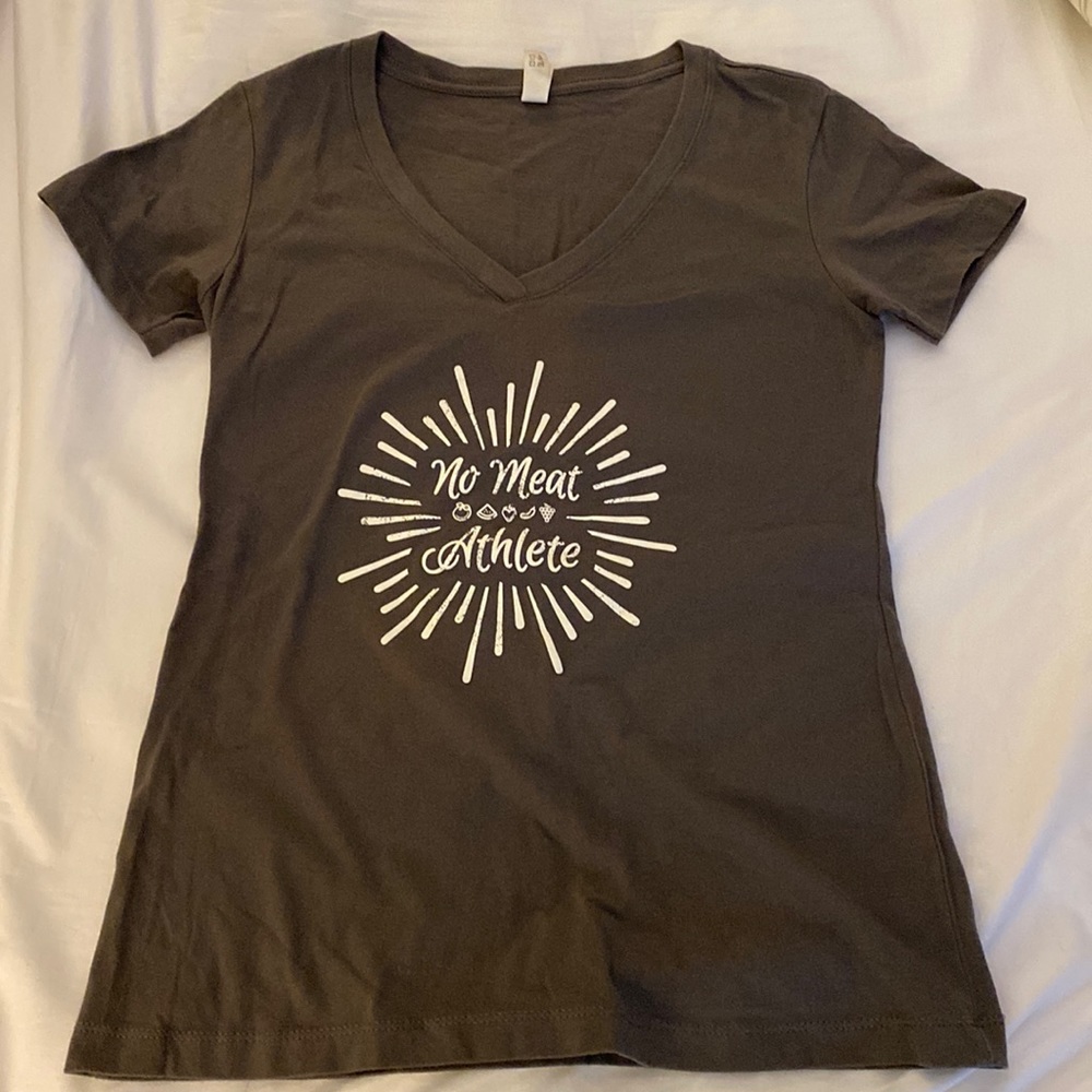 No Meat Athlete V-Neck Tshirt VGUC Size M